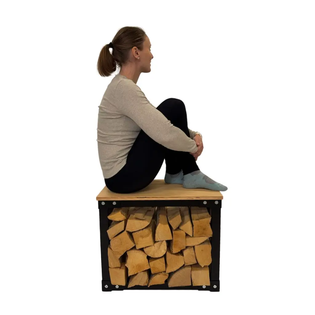 čelní s postavou.webp